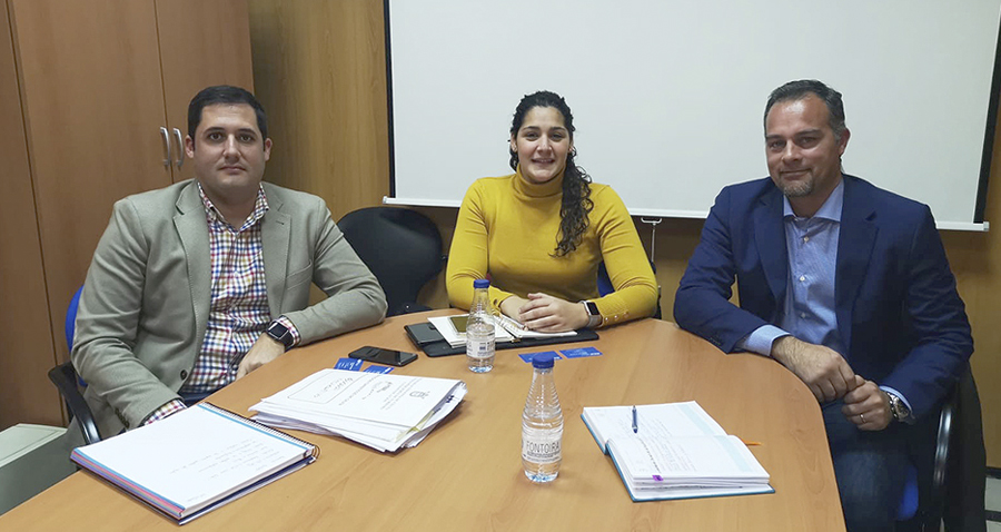  el director general de Economía, Comercio y Turismo, la consejera de Juventud y Deporte, Lorena Miranda y el secretario de ANEBP.